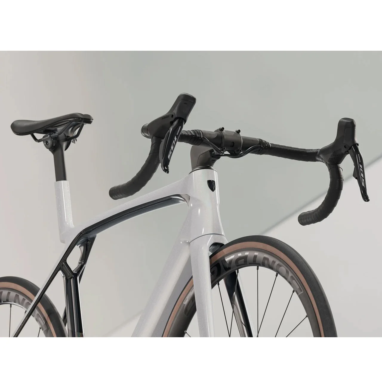2025 | Madone SL 6 Gen 8 - Image 3